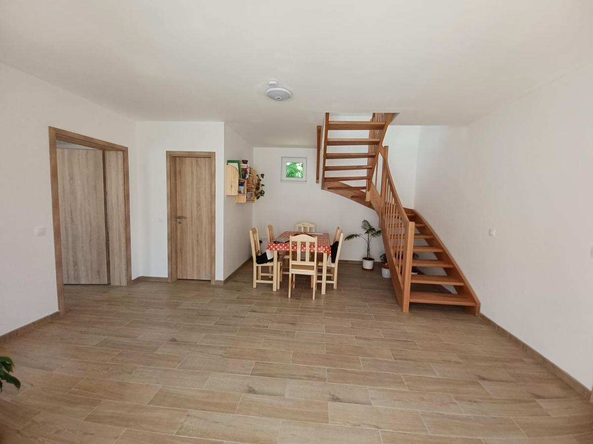 Fazekas Vendégház Balatonkeresztúr Exterior foto