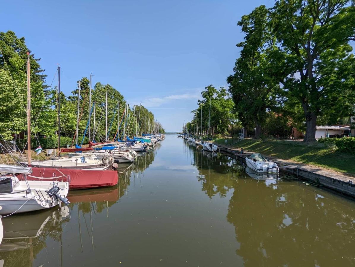 Fazekas Vendégház Balatonkeresztúr Exterior foto